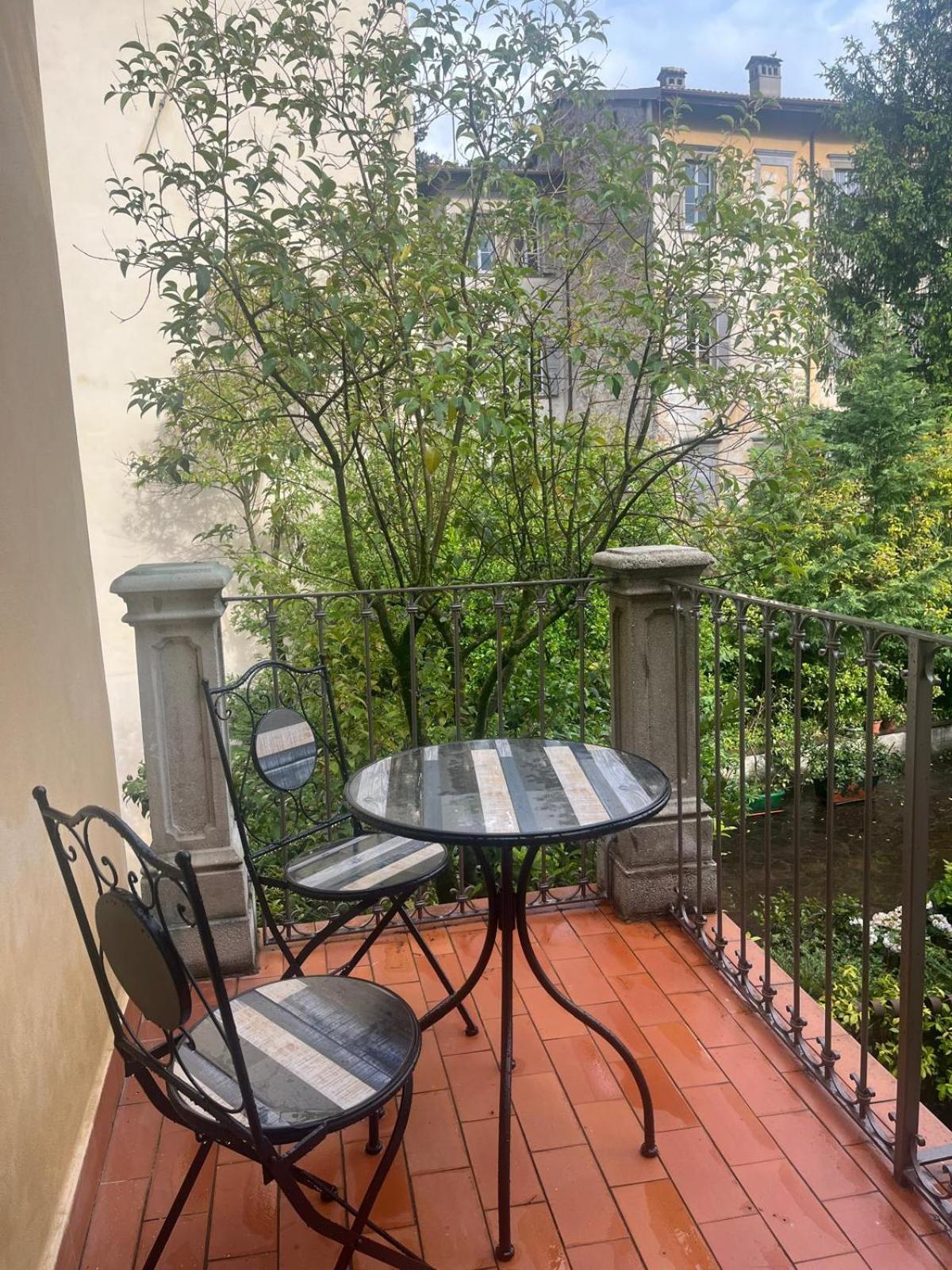 La Casa Di Mat Charme&Relax Apartment Bergamo Bagian luar foto