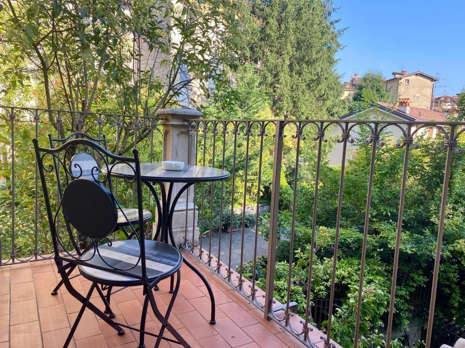 La Casa Di Mat Charme&Relax Apartment Bergamo Bagian luar foto